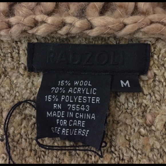 Sweater​ - Picture 4 of 4